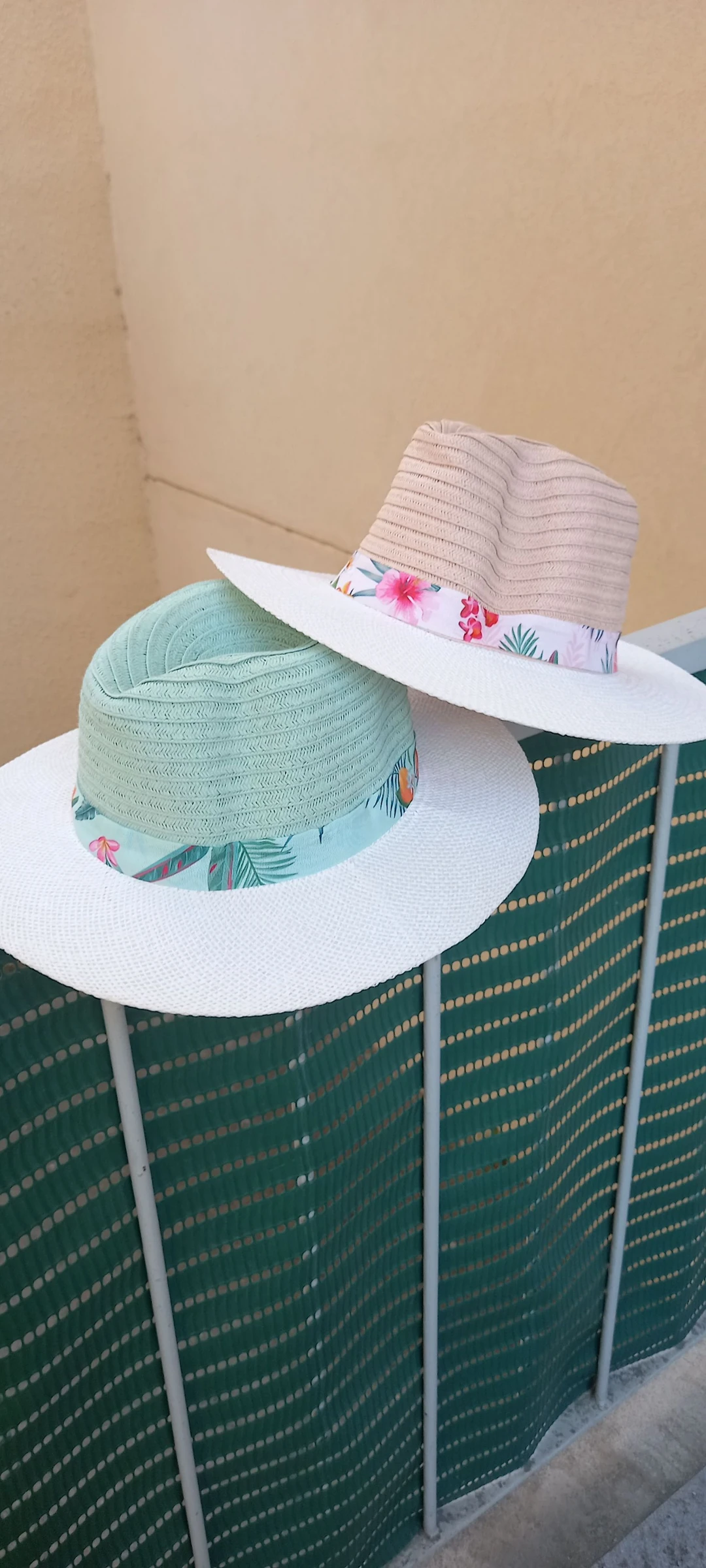 Hat of your choice – photo 2